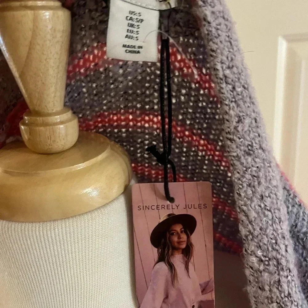 Sincerely Jules-NWT- color block floral sweater-size S - Picture 5 of 6